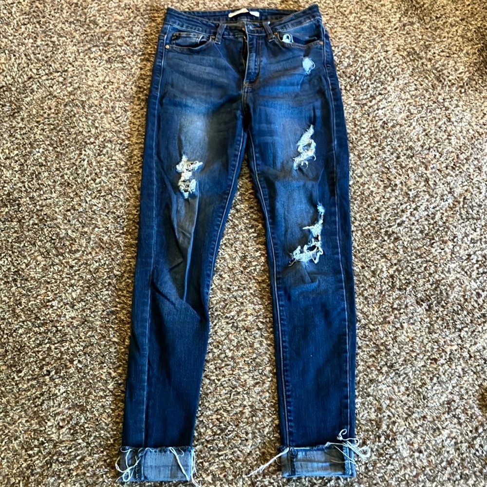 KanCan women’s skinny jeans size 27